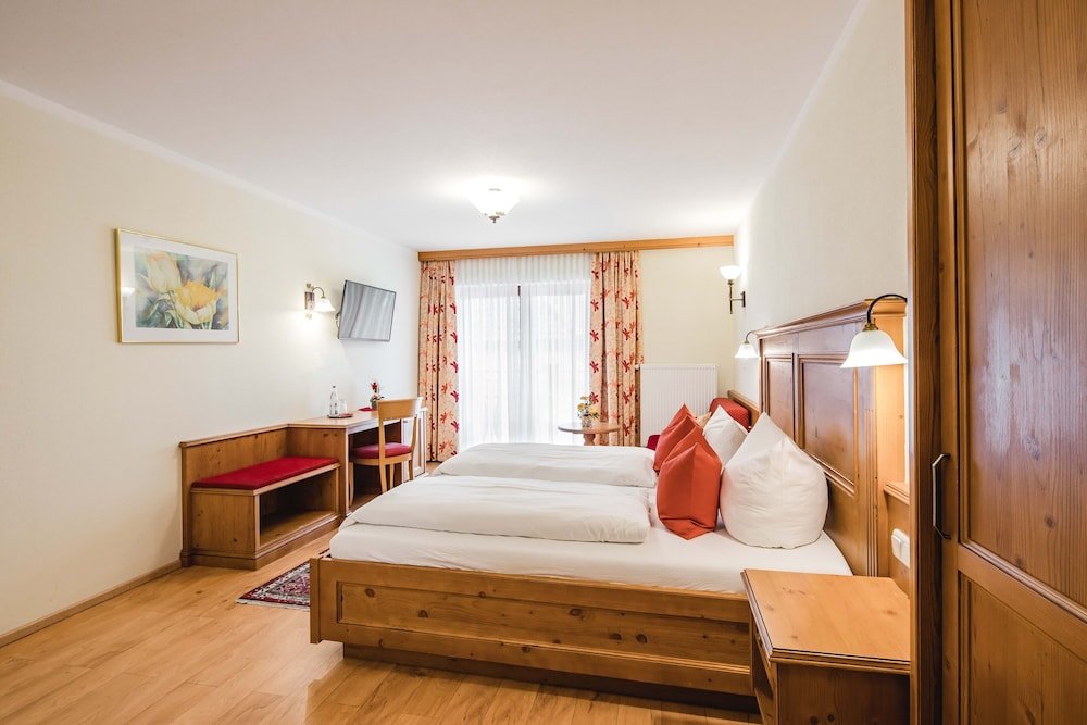 Фото Hotel Bayerischer Löwe