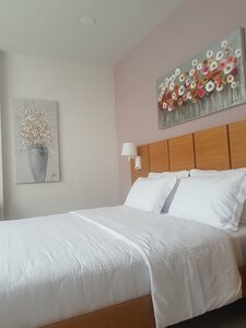 Гостиница La Place De La Gare Suite