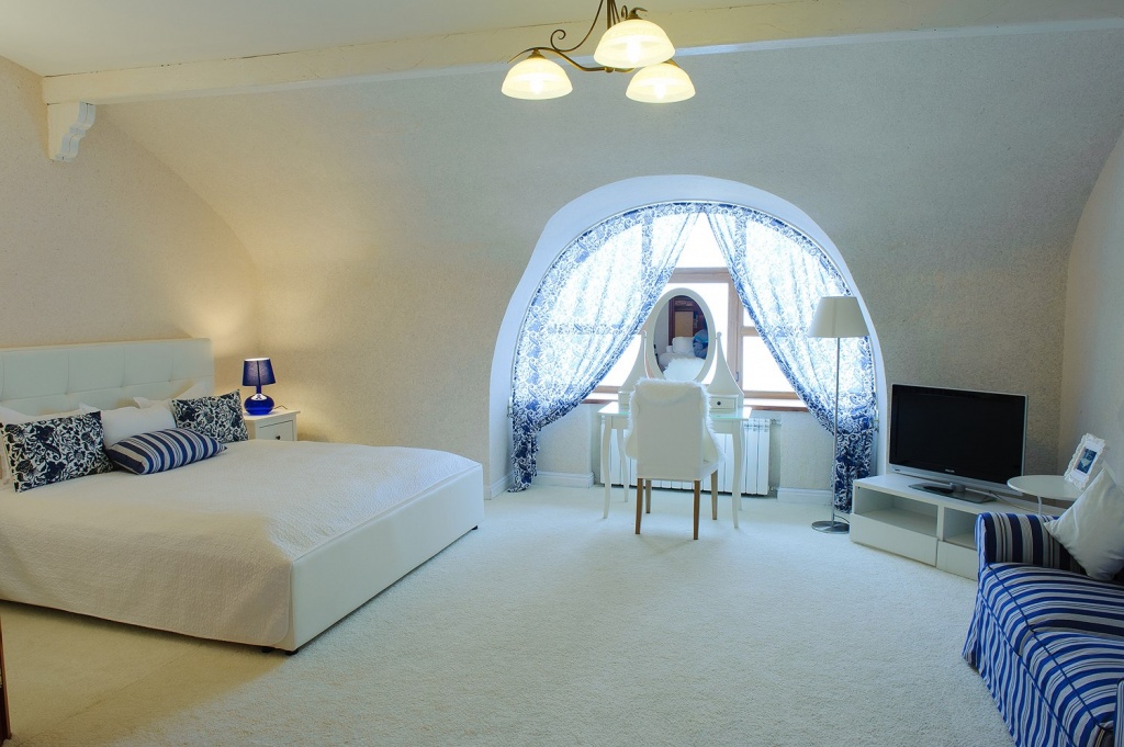 Фото Айнакол