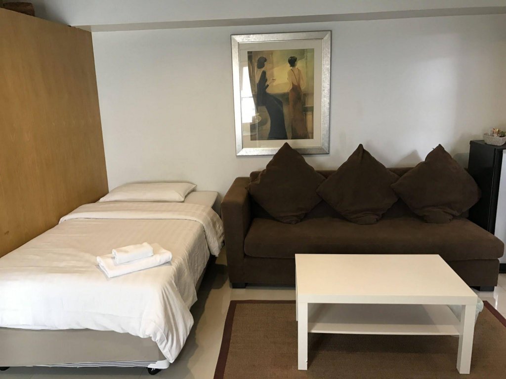 Фото Ratchadamnoen Residence