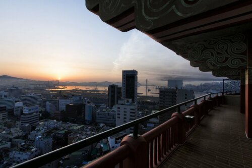 Гостиница Commodore Hotel Busan в Пусане