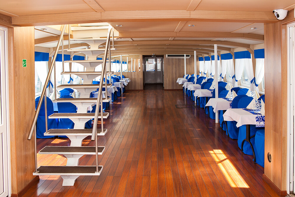 Как выглядит теплоход внутри