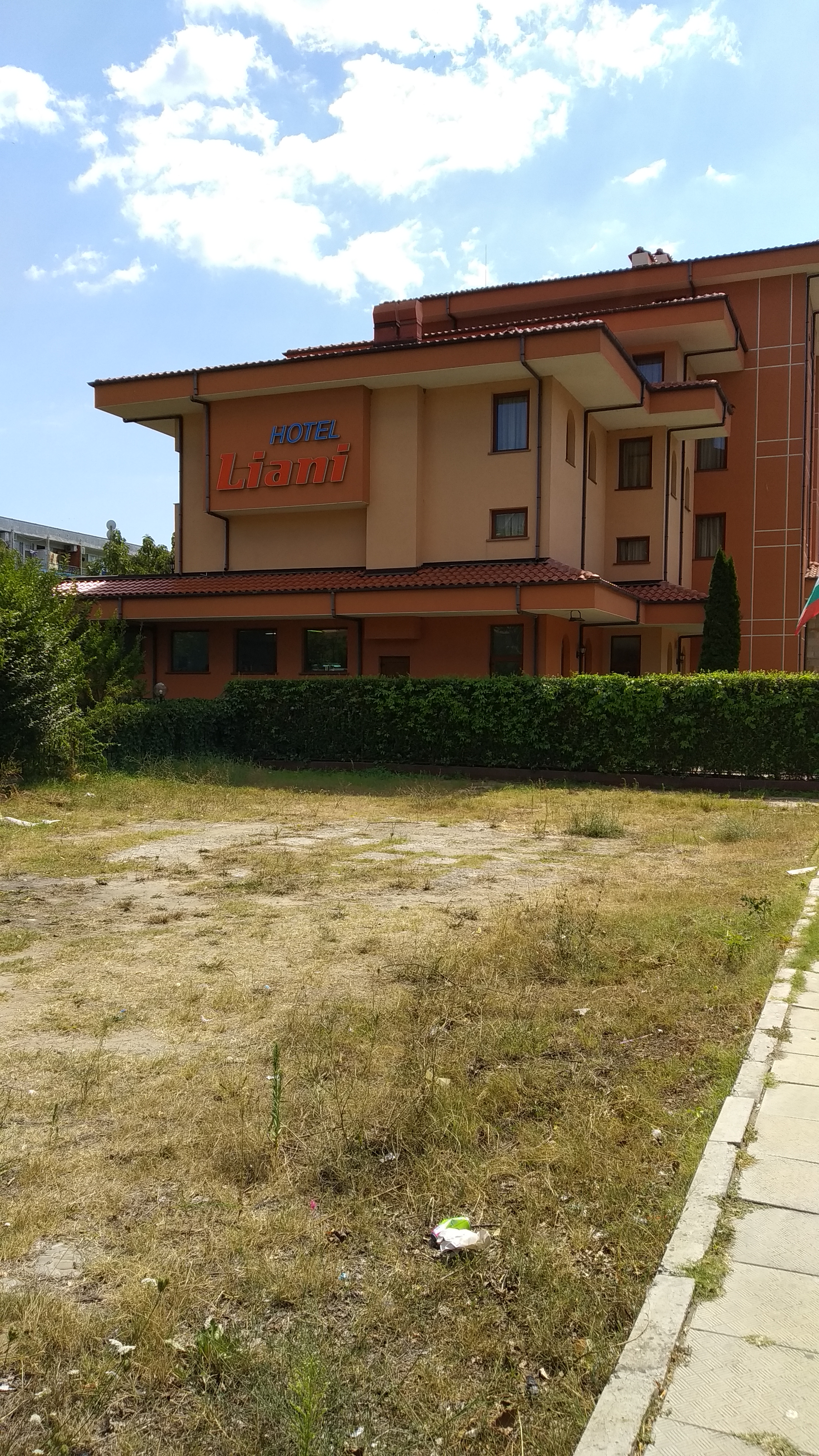 Фото отеля 2