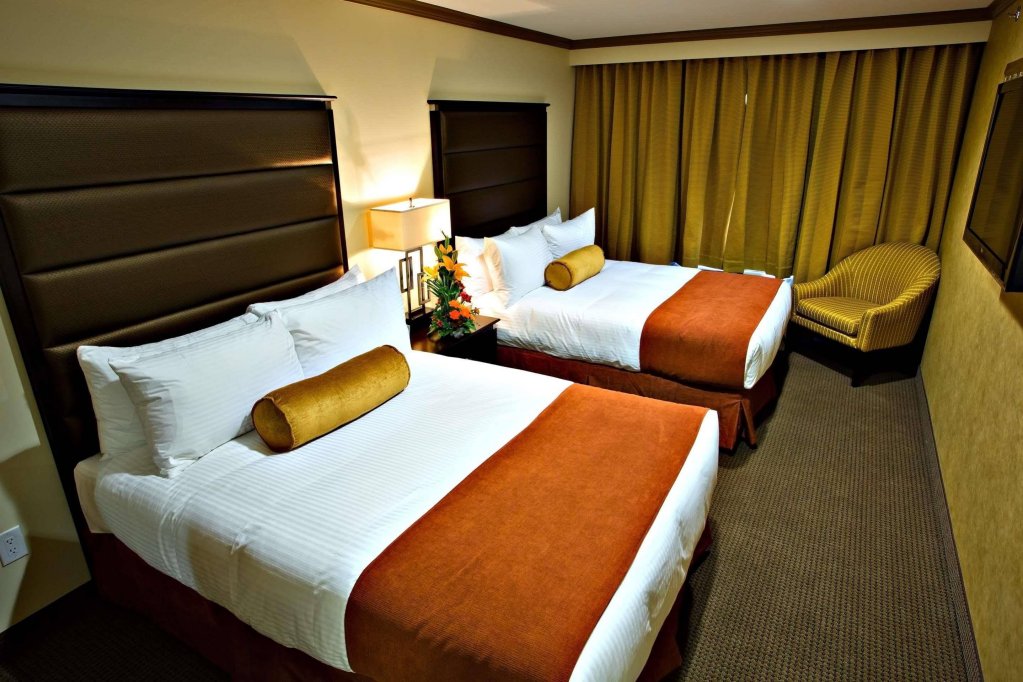 Фото Camrose Resort & Casino