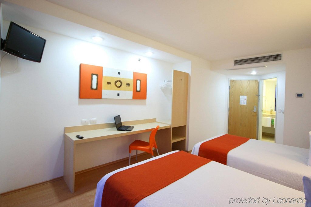 Фото One Guadalajara Centro Historico