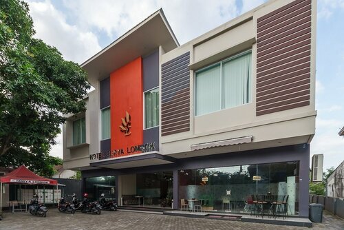 Гостиница RedDoorz Plus near Sangkareang Park в Матараме