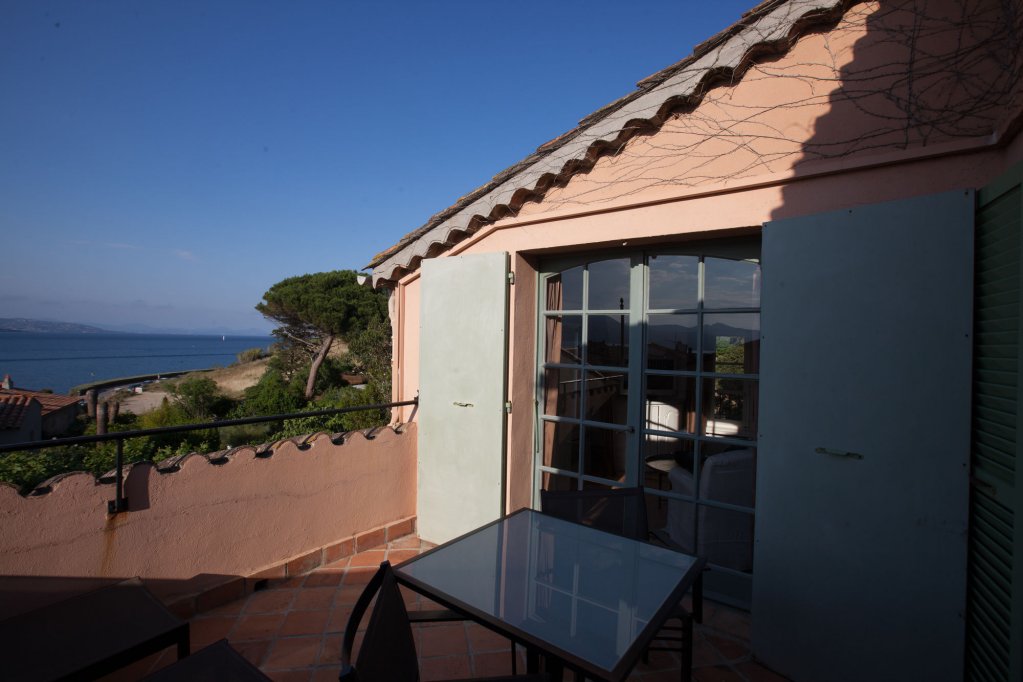 Фото Hôtel Le Yaca Saint-Tropez