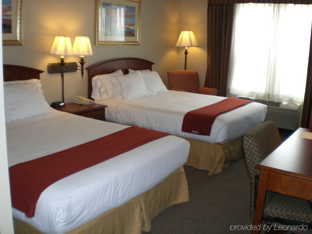 Фото Holiday Inn Express West Sacramento, an Ihg Hotel