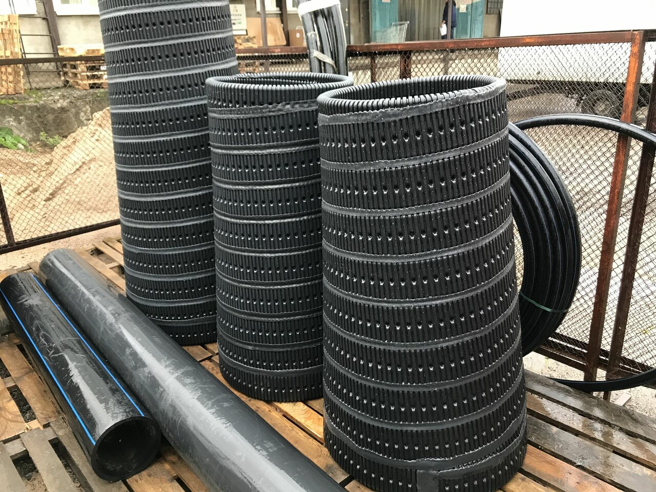 Дренажный колодец plast plus фильтрационный конический с перфорацией высота 1 5 метра