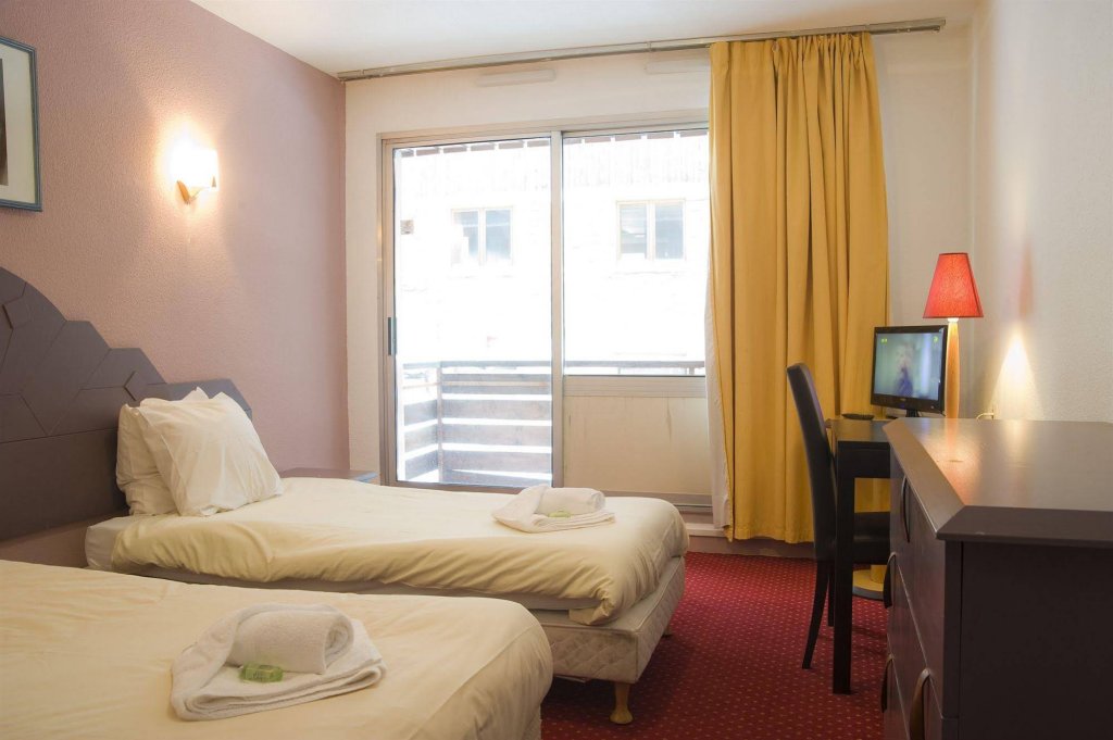 Фото Madame Vacances Hôtel Courchevel Olympic