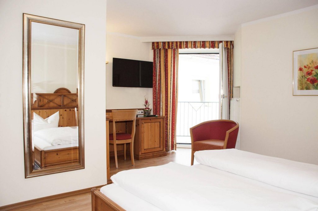 Фото Hotel Bayerischer Löwe