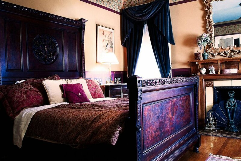 Гостиница Manderley Bed and Breakfast в Милуоки