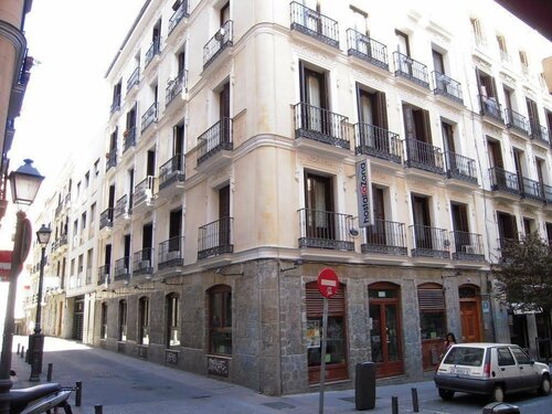 Хостел Hostal La Zona в Мадриде