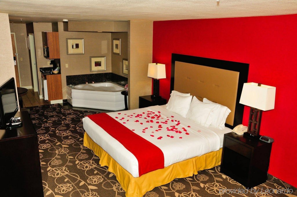 Фото Holiday Inn Express Hotel & Suites Idaho Falls, an Ihg Hotel