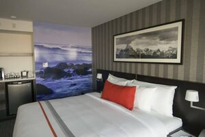 Гостиница The Grand Winnipeg Airport Hotel by Lakeview