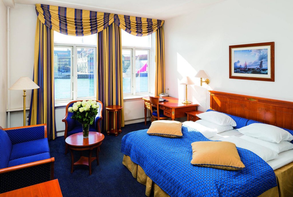 Фото Copenhagen Strand Hotel