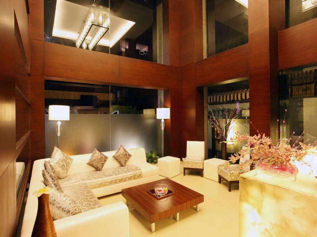 Фото The Corporate