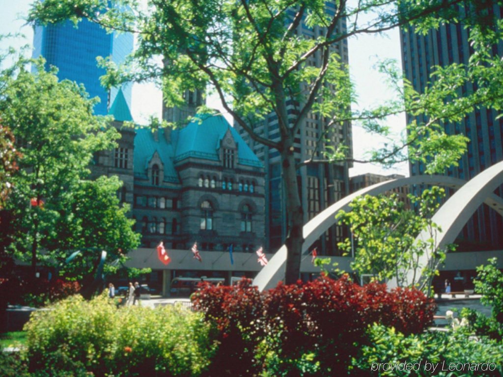 Фото Holiday Inn Toronto International Airport