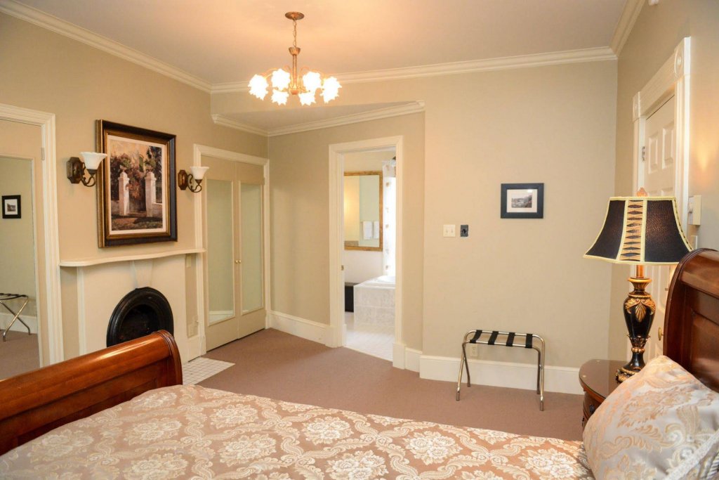 Фото The Elizabeth Manor Guesthouse