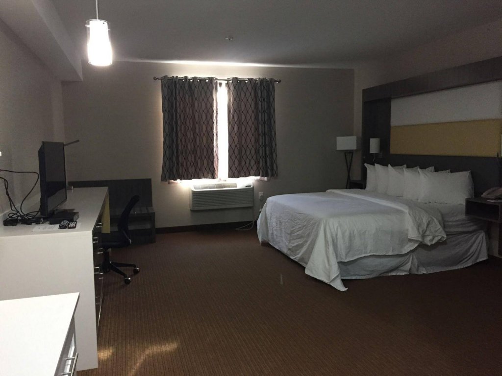 Фото Southfort Inn