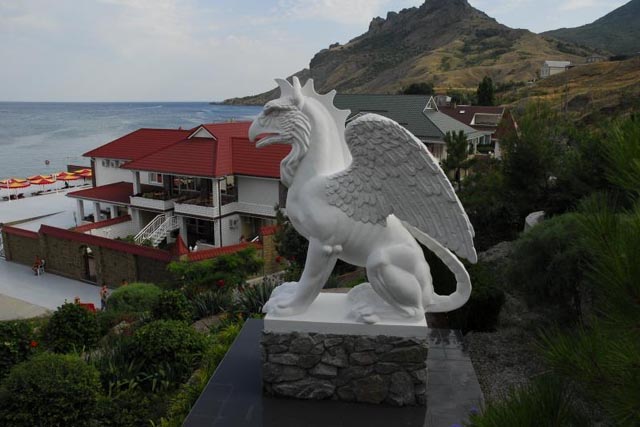 Фото Белый Грифон