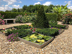Prekrasnyye sady (40 let Pobedy Street, 39), landscape design