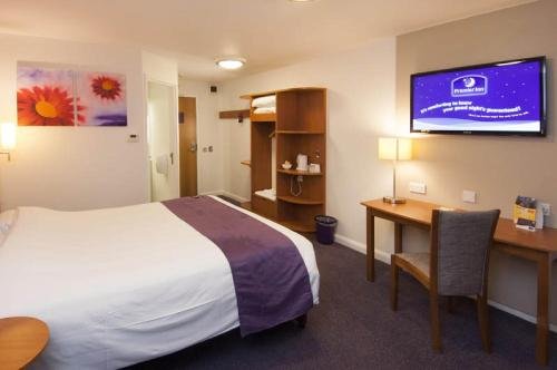 Фото Premier Inn Southampton Airport Hotel