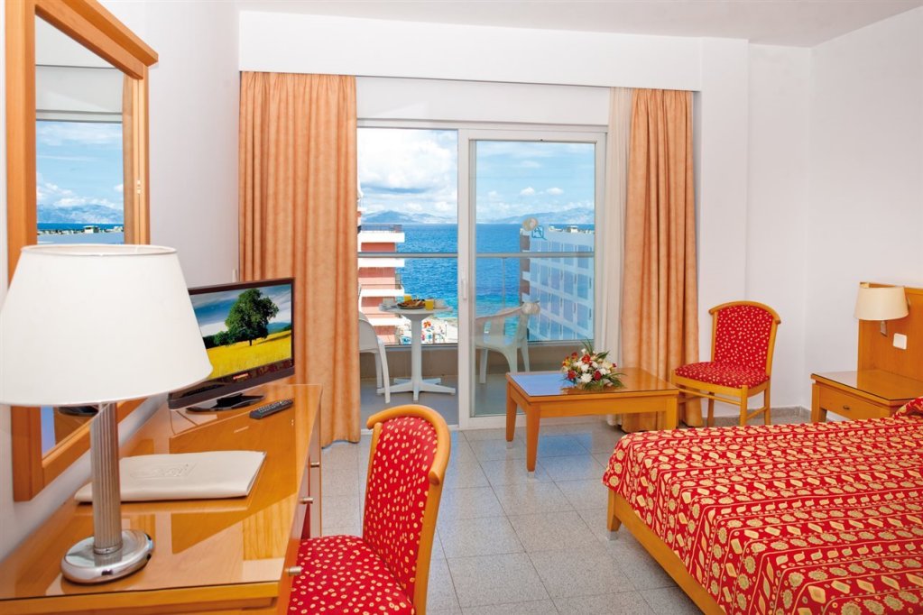 Фото Athena Hotel