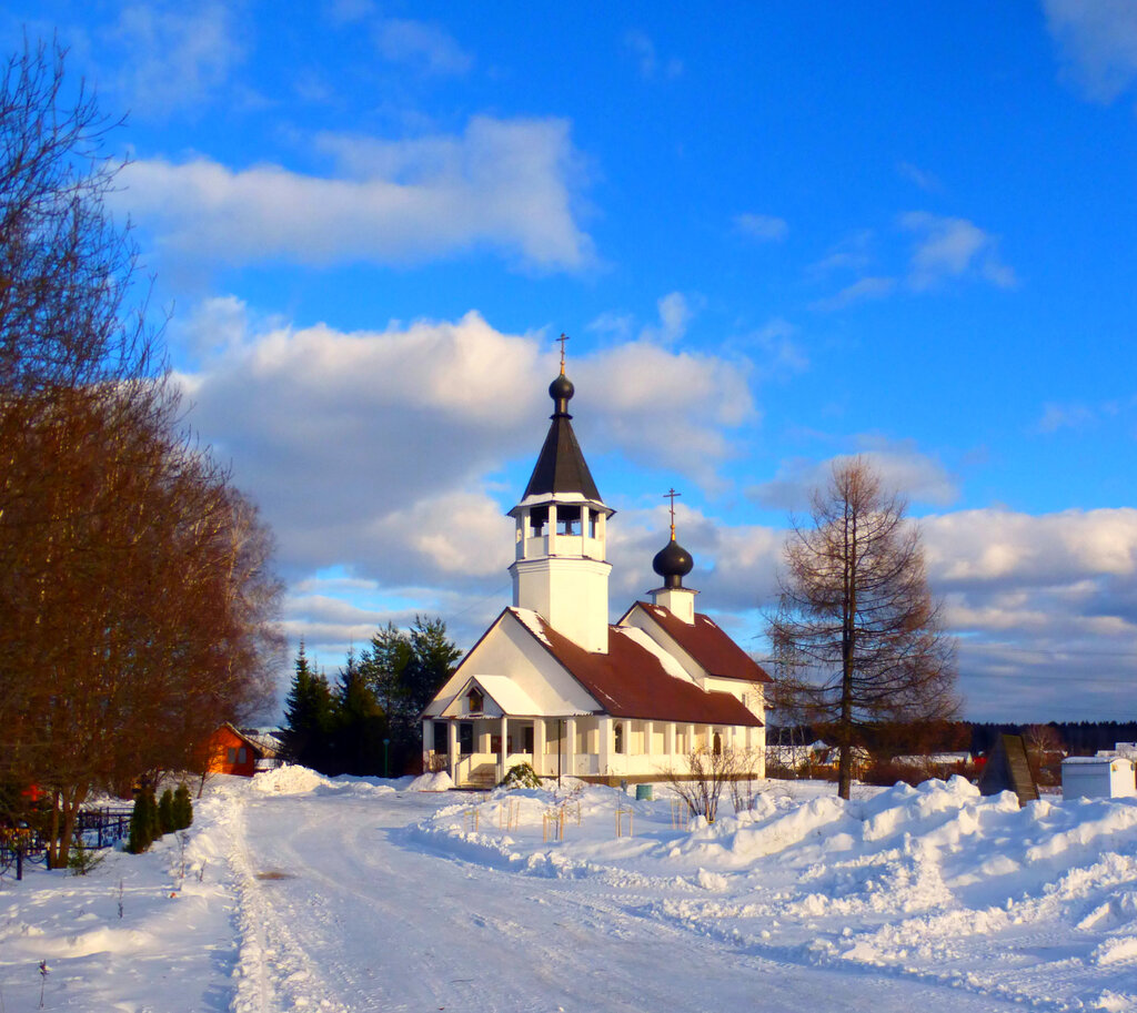 Iglesia ortodoxa Tserkov Ikony Bozhiyey Materi Smolenskaya V Podolino, , foto