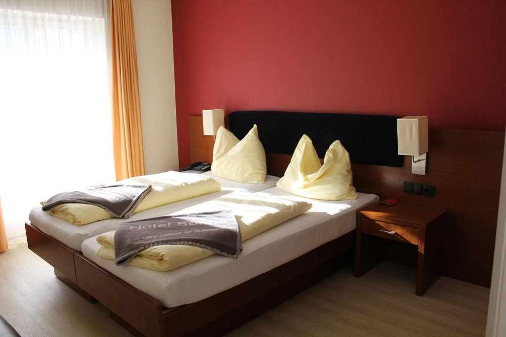 Фото Hotel Garni Sonne