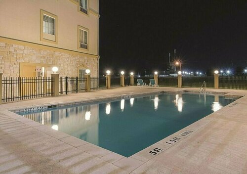 Гостиница La Quinta Inn & Suites by Wyndham Waxahachie в Уаксахачи