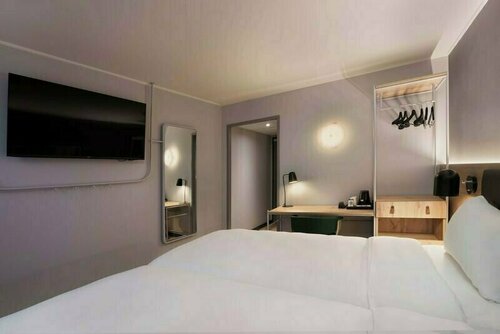 Гостиница Campanile Nature Paris Ouest Gennevilliers Port в Аржантее