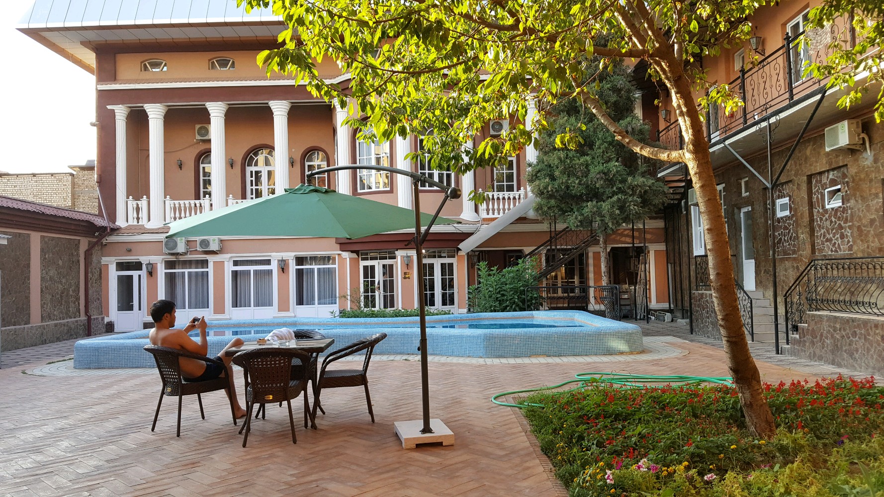 Фото Art House Hotel