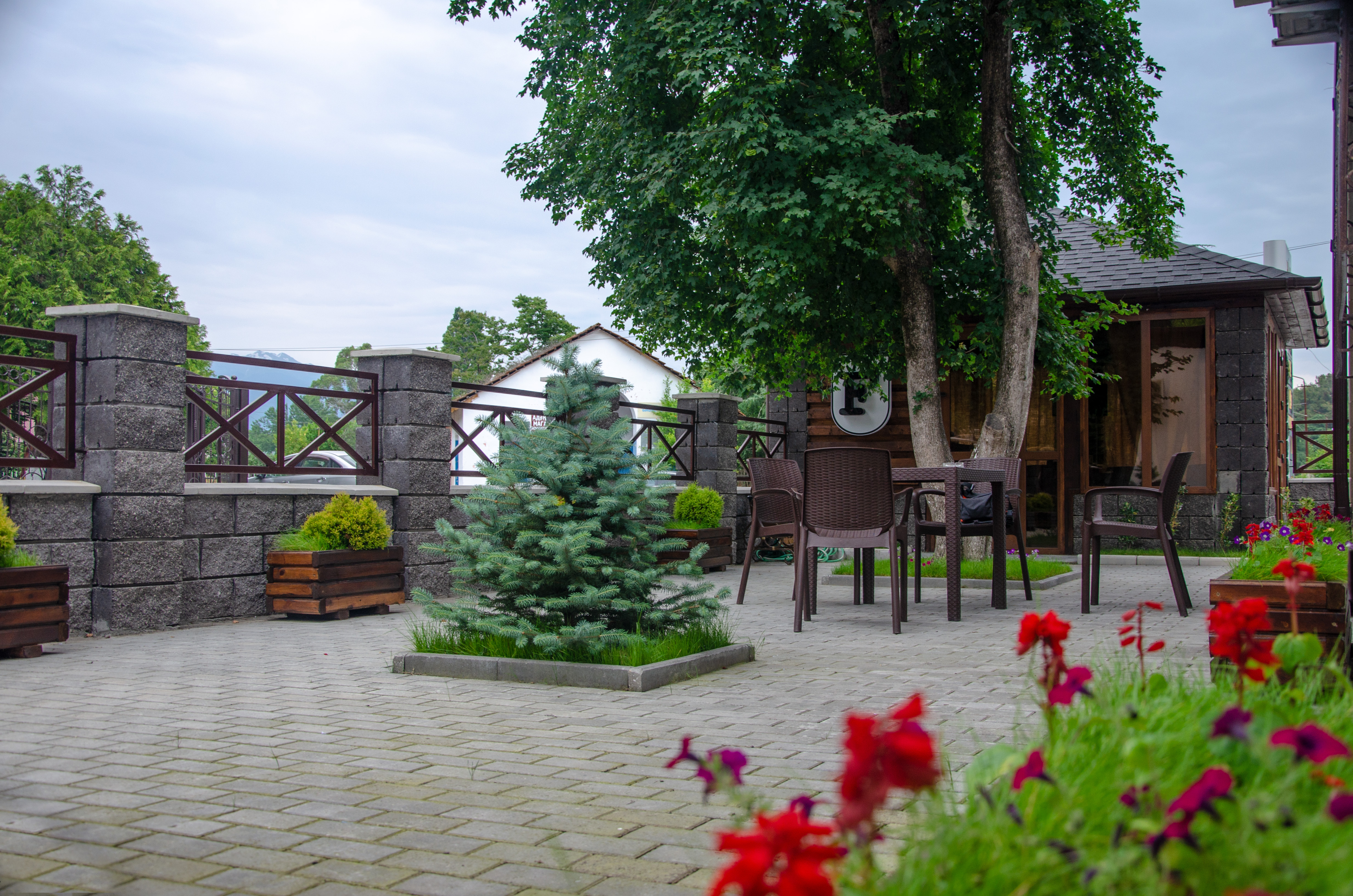 Фото отеля 2