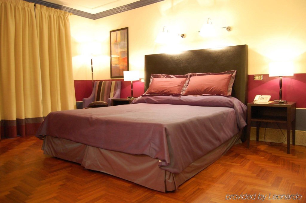 Фото Royal Court Hotel