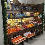 Ovoschnoj dvorik (Vertolyotchikov Street, 7к1), frutería