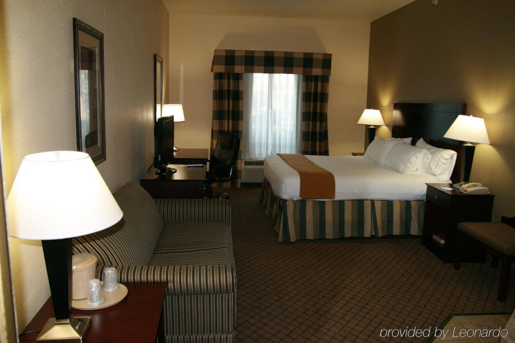 Фото Holiday Inn Express & Suites San Antonio Nw - Medical Area, an Ihg Hotel
