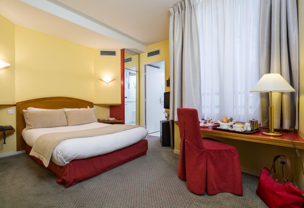 Фото Hotel Fertel Maillot