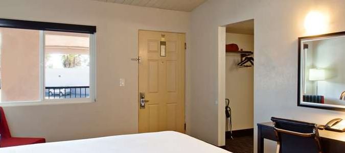 Фото Days Inn by Wyndham Chowchilla Gateway to Yosemite