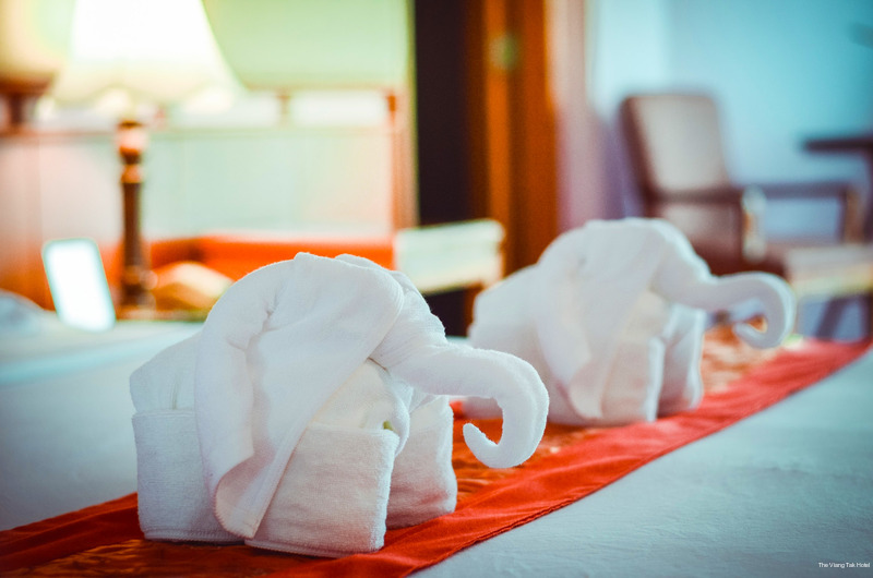 Фото The Viangtak Riverside Hotel