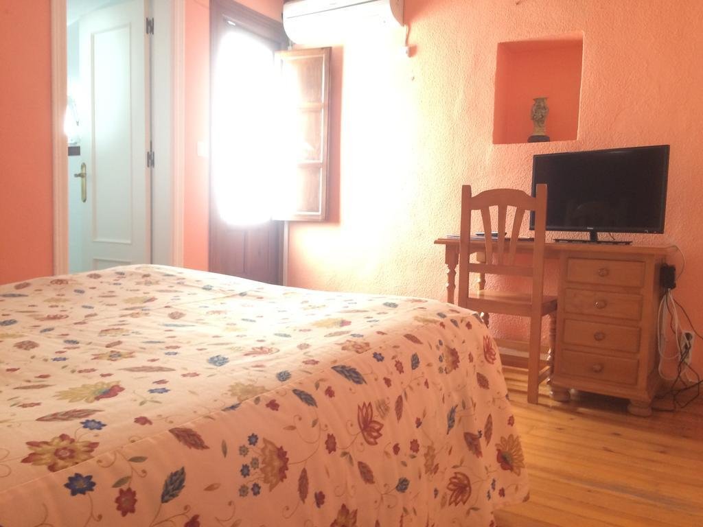 Фото Hermanos Macías Hotel