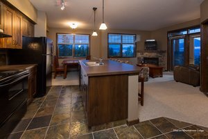 Фото Glacier Mountaineer Lodge