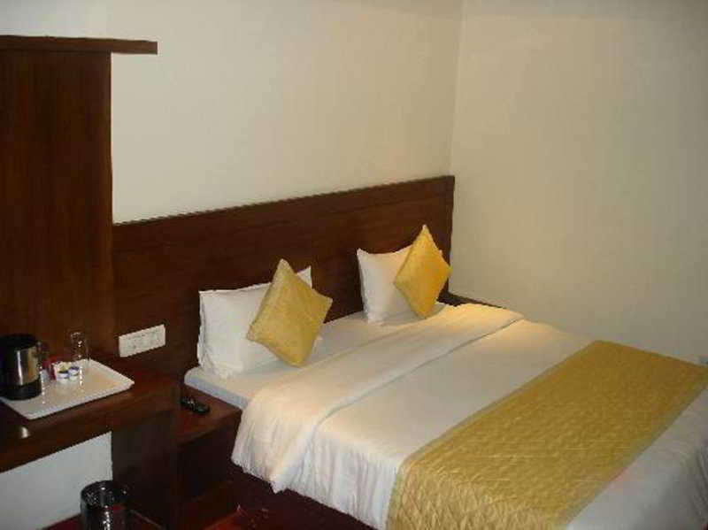 Фото Hotel The Raj, New Delhi