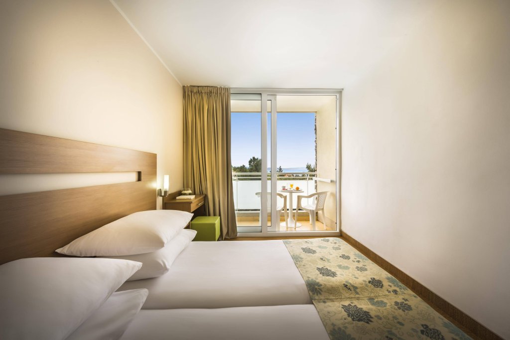 Фото Miramar Sunny Hotel by Valamar