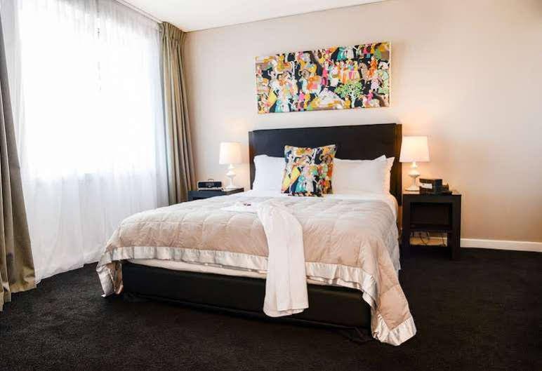 Фото Oaks Auckland Hotel