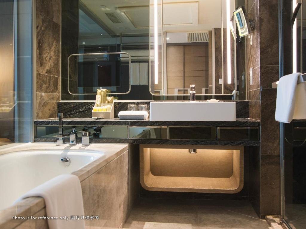 Фото Royal Plaza Hotel