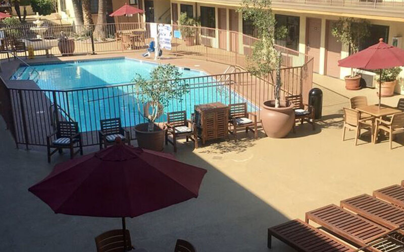 Фото Studio City Court Yard Hotel