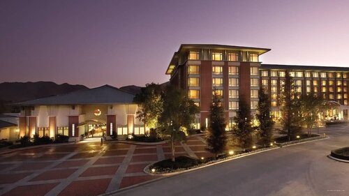 Внешний вид отеля Four Seasons Hotel Westlake Village в Вестлейке Виллидже, фото 1