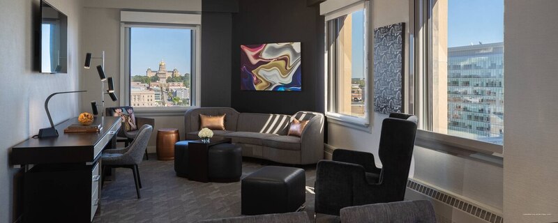 Фото Renaissance Des Moines Savery Hotel