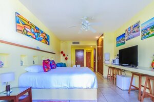 Ground Floor Condo on North Beach at Ixchel Ii-steps From the Pool-small Patio